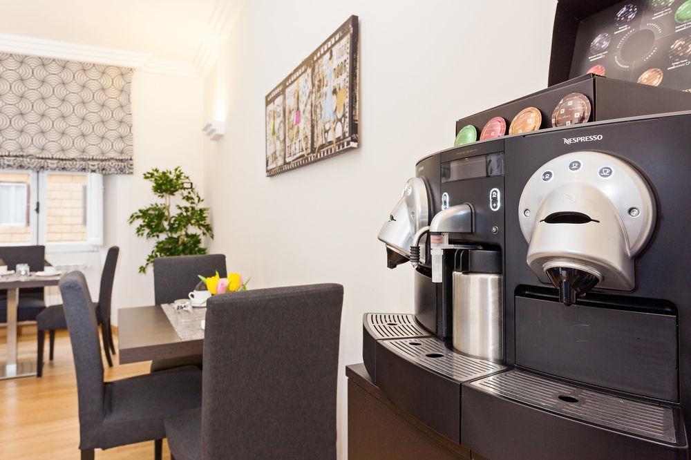 Domus Best Guest House Рим Екстер'єр фото