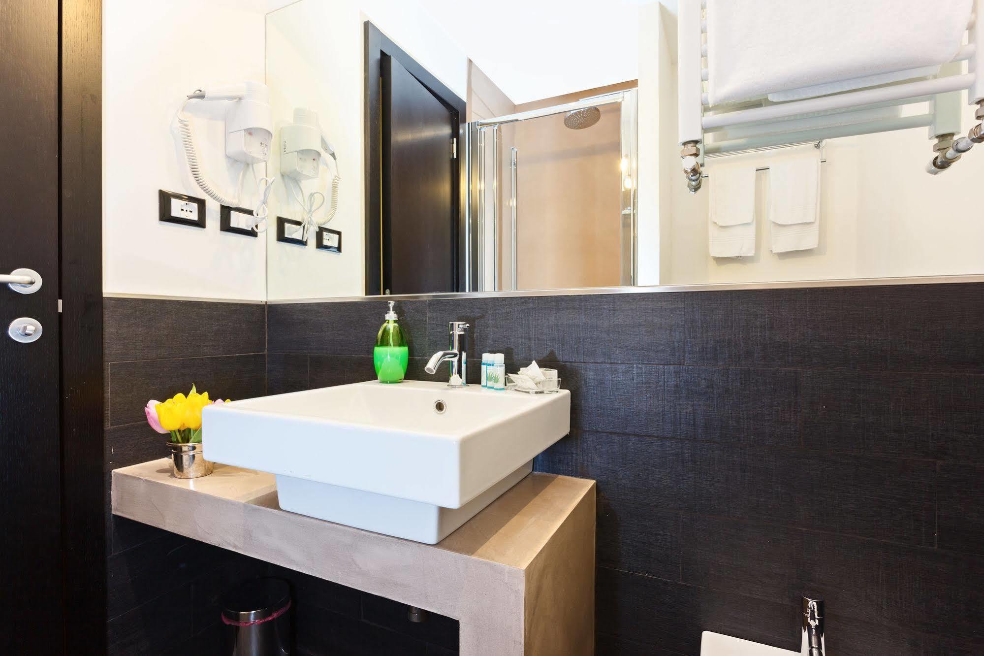 Domus Best Guest House Рим Екстер'єр фото