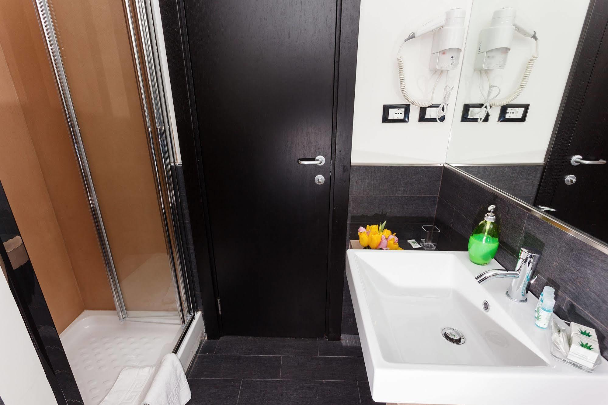 Domus Best Guest House Рим Екстер'єр фото