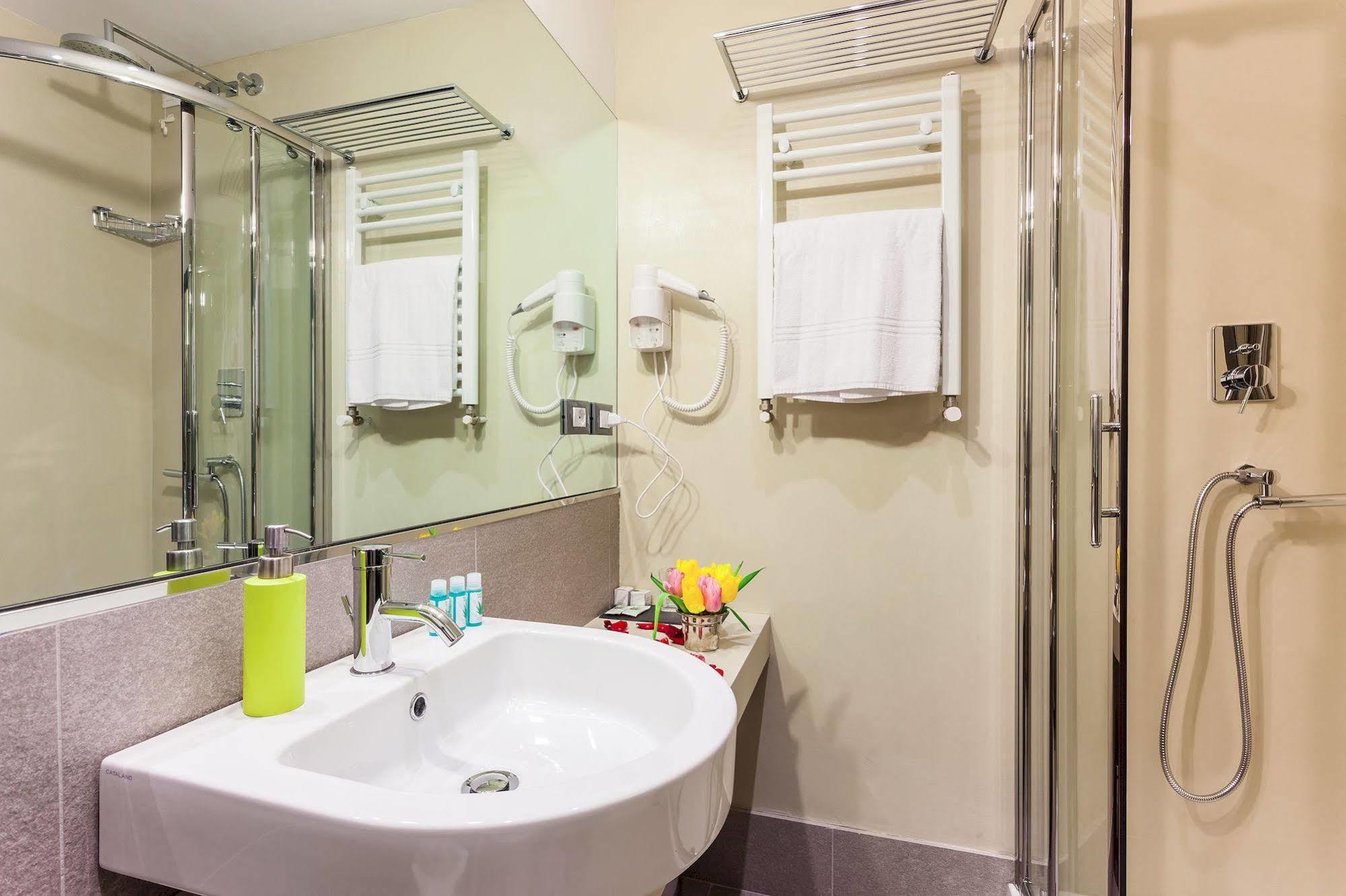 Domus Best Guest House Рим Екстер'єр фото