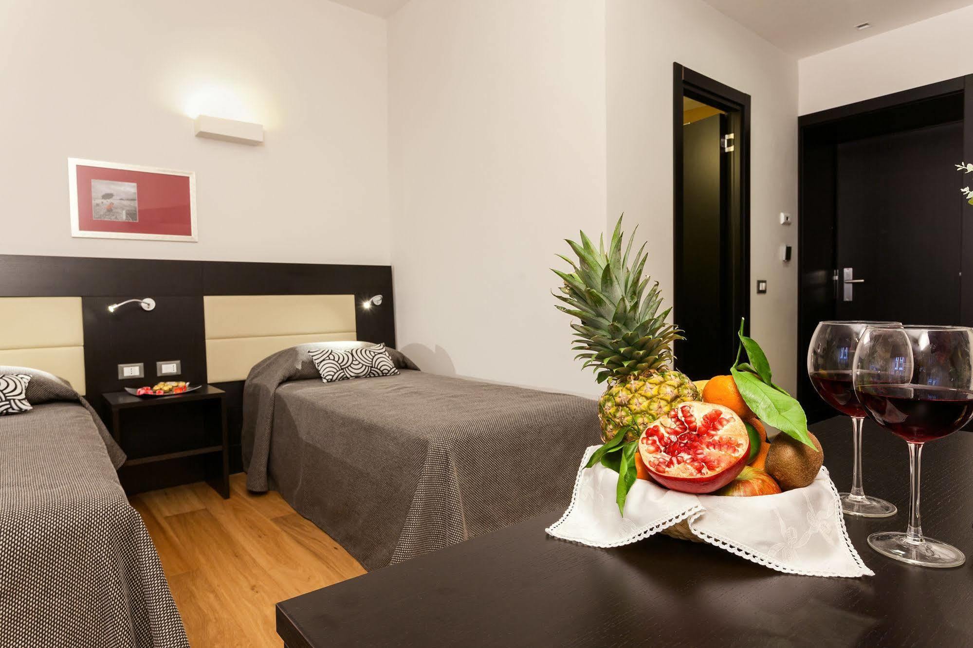 Domus Best Guest House Рим Екстер'єр фото