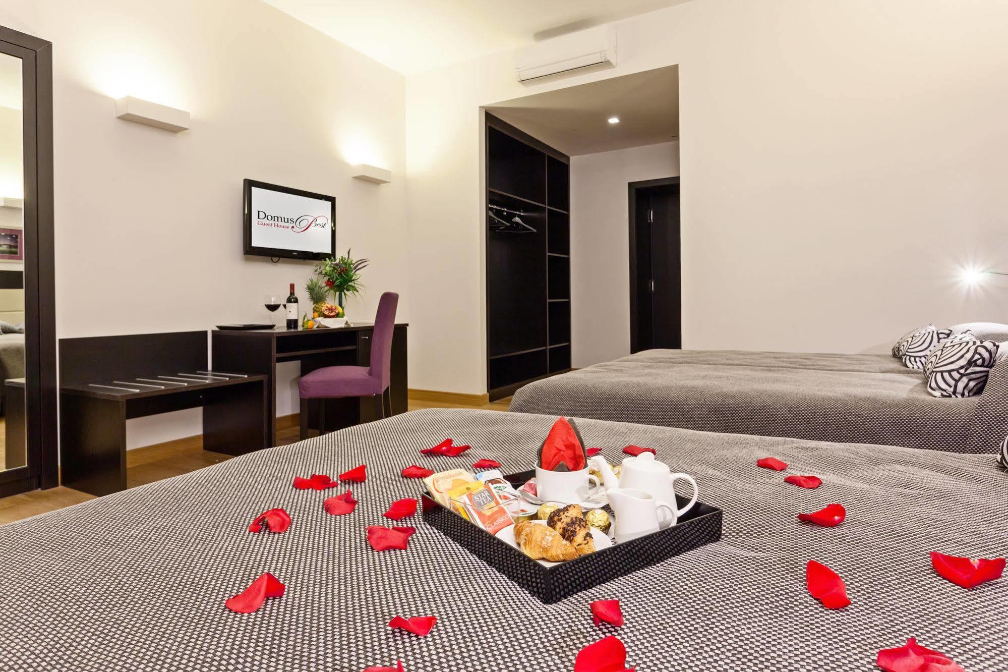 Domus Best Guest House Рим Екстер'єр фото